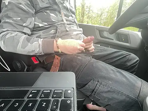 Snapshot of Lovetobenaked4u chatting on 2, 4, 2026 Lovetobenaked4u online show from 2, 4, 2026