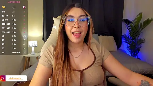 dakottaa  online show from 11, 10, 2025