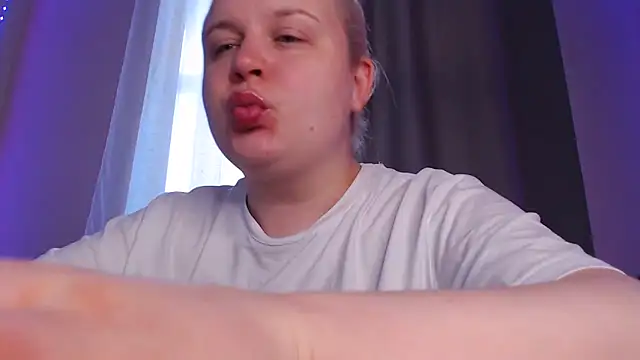 Snapshot of Karolina_love_ chatting on 23, 6, 2026 Karolina love online show from 23, 6, 2026