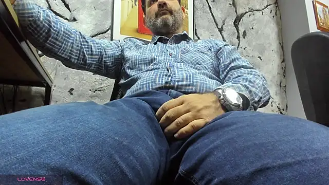 Snapshot of Maxi_TheBigDaddy chatting on 10, 1, 2026 Maxi TheBigDaddy online show from 10, 1, 2026