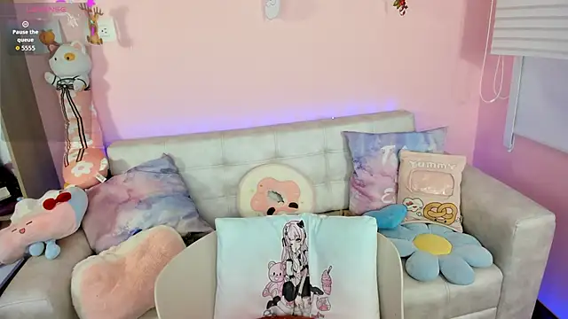 Snapshot of tinysara chatting on 19, 12, 2025 tinysara online show from 19, 12, 2025