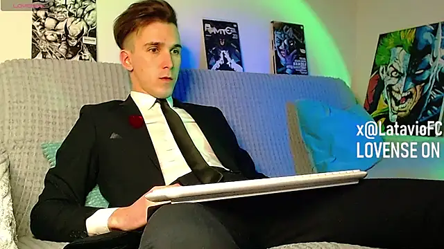 Snapshot of Midnighter_ chatting on 1, 4, 2026 Midnighter online show from 1, 4, 2026