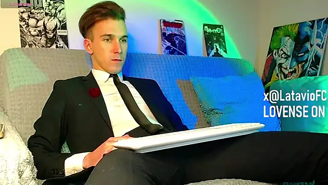 Snapshot of Midnighter_ chatting on 7, 4, 2026 Midnighter online show from 7, 4, 2026