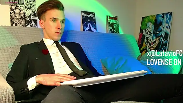 Snapshot of Midnighter_ chatting on 8, 4, 2026 Midnighter online show from 8, 4, 2026