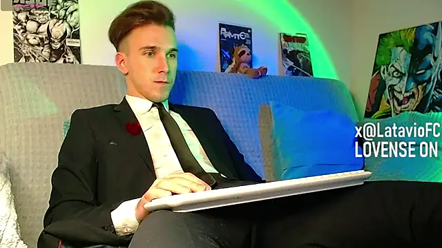 Snapshot of Midnighter_ chatting on 15, 4, 2026 Midnighter online show from 15, 4, 2026