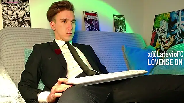 Snapshot of Midnighter_ chatting on 28, 4, 2026 Midnighter online show from 28, 4, 2026