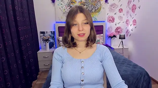 Snapshot of RinaMoore chatting on 3, 1, 2025 RinaMoore online show from 3, 1, 2025