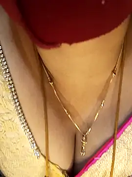 Snapshot of tuttifrutti17 chatting on 24, 12, 2024 tuttifrutti17 online show from 24, 12, 2024