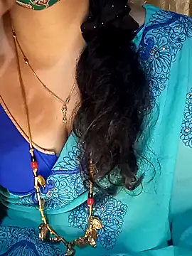 Snapshot of tuttifrutti17 chatting on 8, 1, 2025 tuttifrutti17 online show from 8, 1, 2025