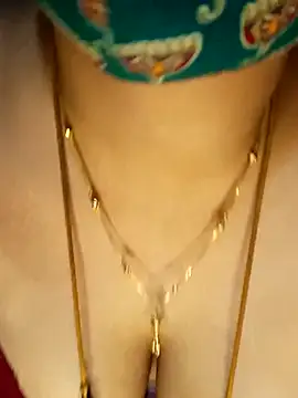 Snapshot of tuttifrutti17 chatting on 11, 1, 2025 tuttifrutti17 online show from 11, 1, 2025