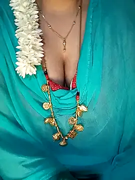 Snapshot of tuttifrutti17 chatting on 15, 2, 2025 tuttifrutti17 online show from 15, 2, 2025