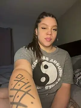 Snapshot of QueenNuttCollector chatting on 7, 1, 2025 QueenNuttCollector online show from 7, 1, 2025