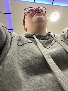 Snapshot of QueenNuttCollector chatting on 15, 2, 2025 QueenNuttCollector online show from 15, 2, 2025