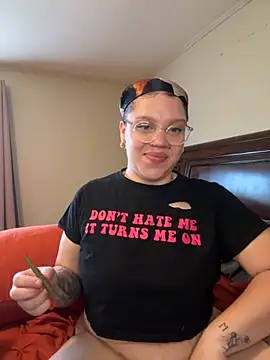 Snapshot of QueenNuttCollector chatting on 9, 9, 2025 QueenNuttCollector online show from 9, 9, 2025