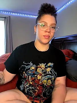 Snapshot of QueenNuttCollector chatting on 1, 10, 2025 QueenNuttCollector online show from 1, 10, 2025