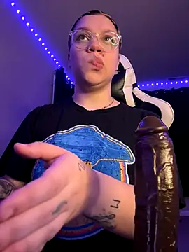 Snapshot of QueenNuttCollector chatting on 19, 10, 2025 QueenNuttCollector online show from 19, 10, 2025