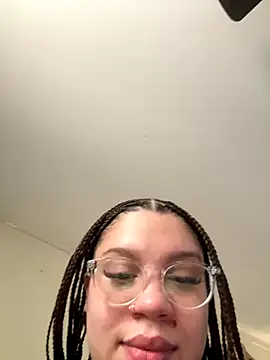 QueenNuttCollector online show from 18, 11, 2025