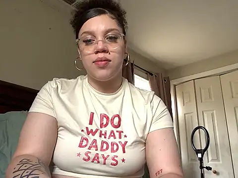 Snapshot of QueenNuttCollector chatting on 20, 4, 2026 QueenNuttCollector online show from 20, 4, 2026