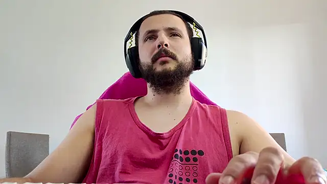 Snapshot of iurytx chatting on 1, 11, 2025 iurytx online show from 1, 11, 2025