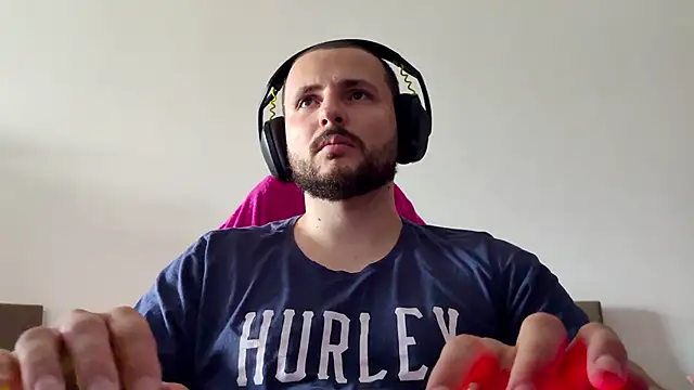 Snapshot of iurytx chatting on 13, 11, 2025 iurytx online show from 13, 11, 2025