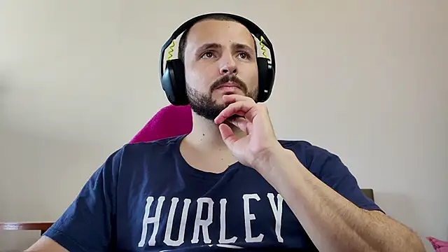 Snapshot of iurytx chatting on 14, 11, 2025 iurytx online show from 14, 11, 2025