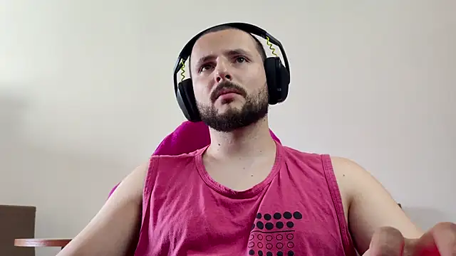 Snapshot of iurytx chatting on 15, 11, 2025 iurytx online show from 15, 11, 2025