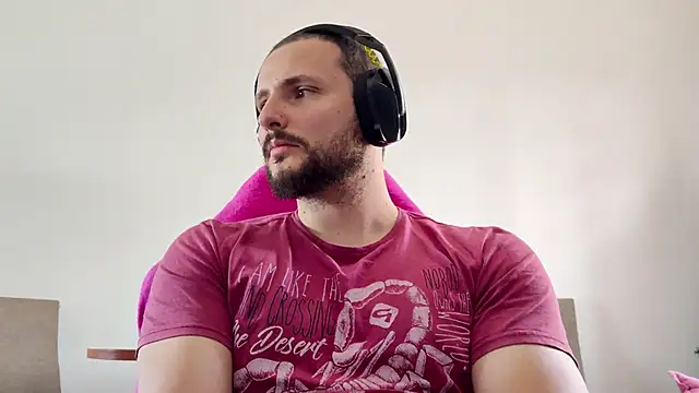 Snapshot of iurytx chatting on 21, 11, 2025 iurytx online show from 21, 11, 2025