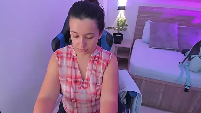 Snapshot of izaro22 chatting on 16, 9, 2025 izaro22 online show from 16, 9, 2025