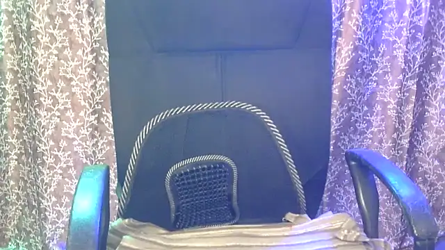 Snapshot of iam-moni2 chatting on 7, 10, 2025 iam-moni2 online show from 7, 10, 2025
