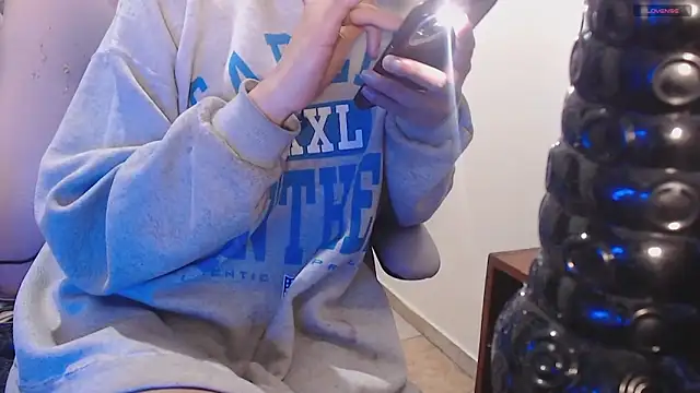 Snapshot of toxxxic_cams chatting on 15, 4, 2026 toxxxic cams online show from 15, 4, 2026