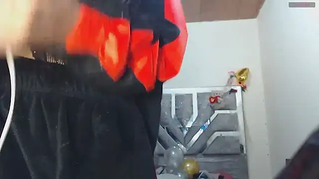 toxxxic cams online show from 27, 6, 2026