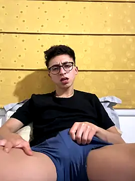 CamiRojas boy online show from 13, 9, 2025