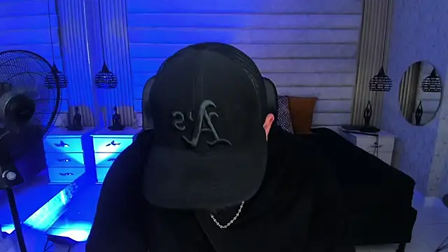 Snapshot of jhon_bear03 chatting on 23, 4, 2026 jhon bear03 online show from 23, 4, 2026