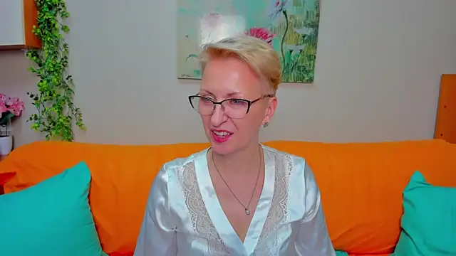 iamyourdream89 online show from 15, 4, 2026