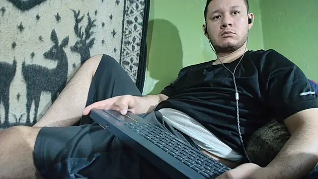 Snapshot of sweet_cock28 chatting on 19, 4, 2026 sweet cock28 online show from 19, 4, 2026