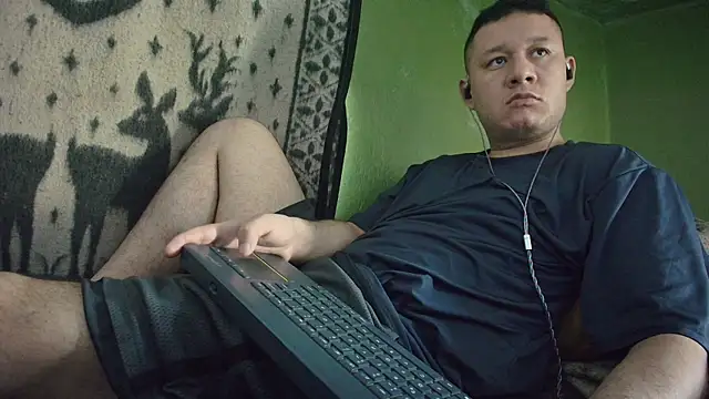 Snapshot of sweet_cock28 chatting on 4, 5, 2026 sweet cock28 online show from 4, 5, 2026