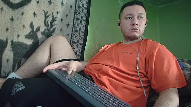 Snapshot of sweet_cock28 chatting on 7, 5, 2026 sweet cock28 online show from 7, 5, 2026