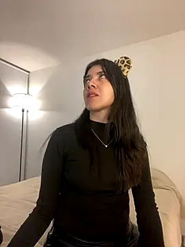 Snapshot of saori_10 chatting on 19, 10, 2025 saori 10 online show from 19, 10, 2025