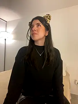 Snapshot of saori_10 chatting on 31, 10, 2025 saori 10 online show from 31, 10, 2025