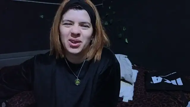 Snapshot of Carlafoxxx chatting on 17, 11, 2025 Carlafoxxx online show from 17, 11, 2025