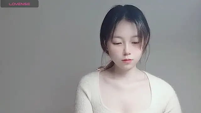 VaerySaenz online show from 8, 3, 2025