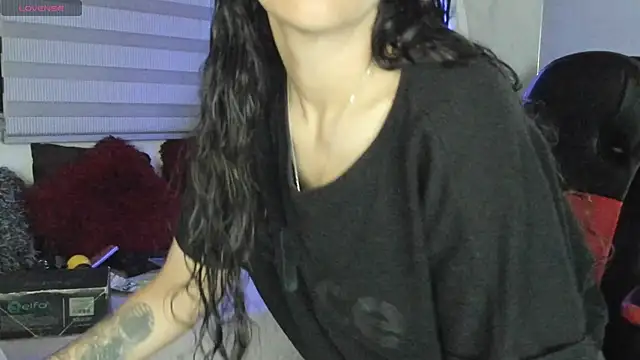 Snapshot of natasha_logan_ chatting on 3, 5, 2026 natasha logan online show from 3, 5, 2026
