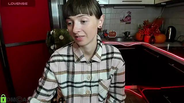 TayanaJons online show from 4, 11, 2025