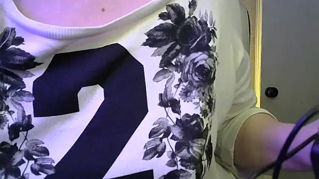 Snapshot of JLA_kiss chatting on 5, 4, 2026 JLA kiss online show from 5, 4, 2026