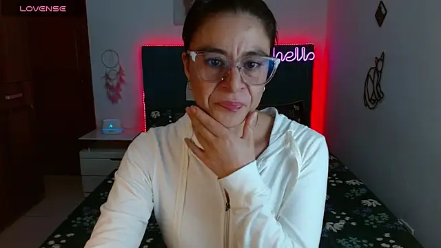 Snapshot of antonella_sweet33 chatting on 1, 3, 2025 antonella sweet33 online show from 1, 3, 2025