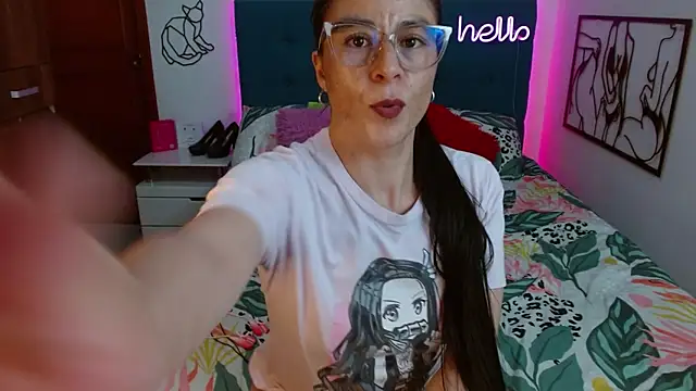 Snapshot of antonella_sweet33 chatting on 9, 10, 2025 antonella sweet33 online show from 9, 10, 2025