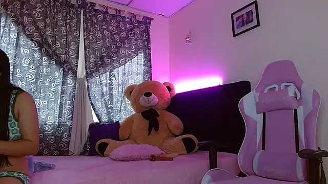 Snapshot of Dakota_bumm chatting on 18, 9, 2025 Dakota bumm online show from 18, 9, 2025