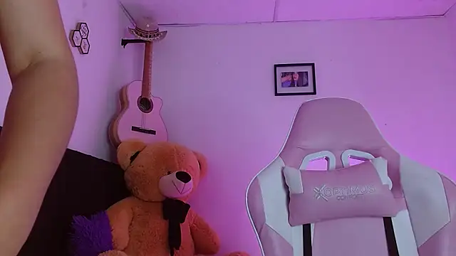 Snapshot of Dakota_bumm chatting on 16, 10, 2025 Dakota bumm online show from 16, 10, 2025