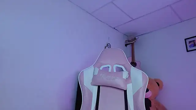 Snapshot of Dakota_bumm chatting on 24, 10, 2025 Dakota bumm online show from 24, 10, 2025