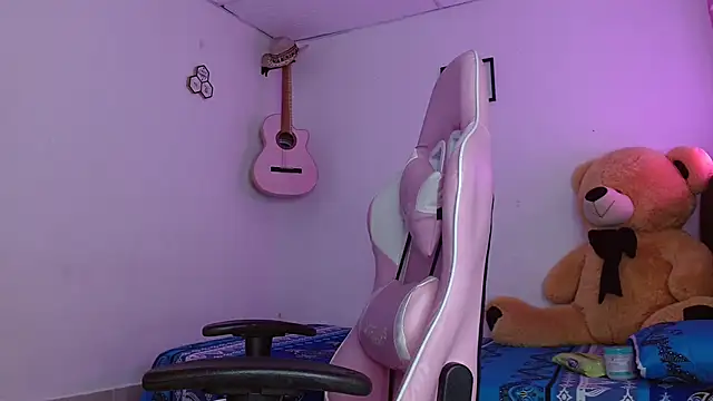 Snapshot of Dakota_bumm chatting on 23, 11, 2025 Dakota bumm online show from 23, 11, 2025